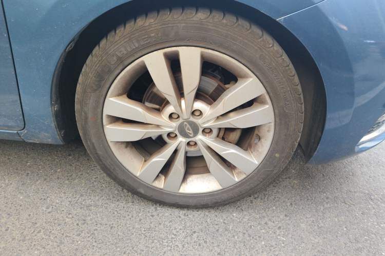 Used Chery Arrizo 5 2016 1.5L CVT Trendsetting Edition Right Front Wheel Hub
