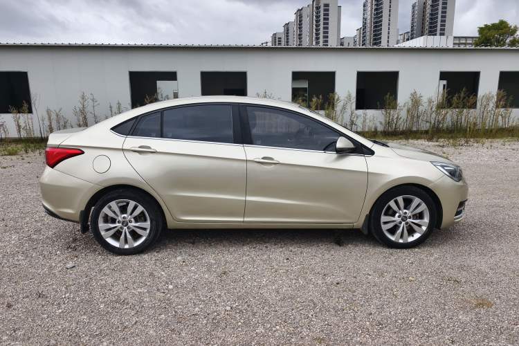 Used Chery Arrizo 5 2016 1.5L Manual Lingrui Edition Exterior 2