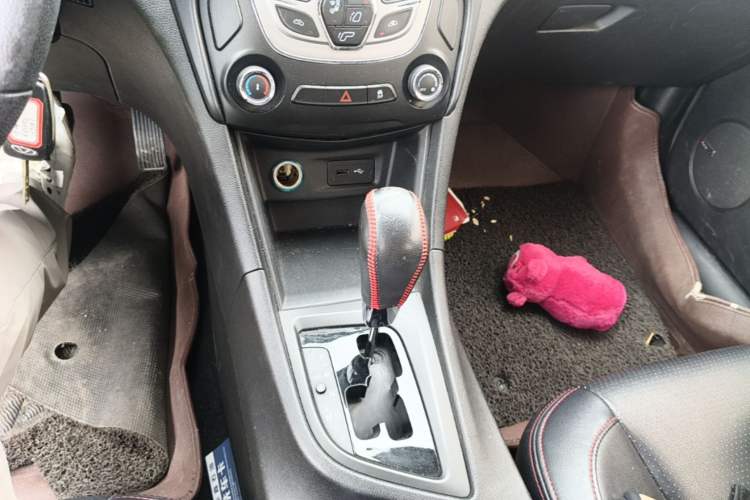 Used Chery Arrizo 5 2016 1.5L CVT Lingrui Edition Gear Lever
