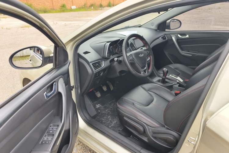 Used Chery Arrizo 5 2016 1.5L Manual Lingrui Edition Interior 2