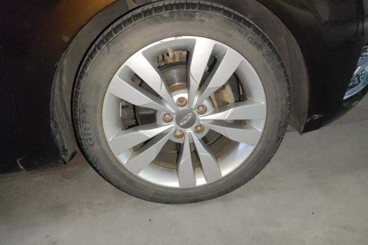 Used Chery Arrizo 5 2016 1.5L CVT Lingrui Edition Right Front Wheel Hub
