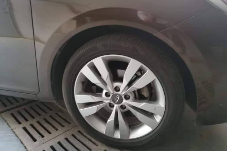 Used Chery Arrizo 5 2016 1.5L Manual Lingchao Edition Right Front Wheel Hub