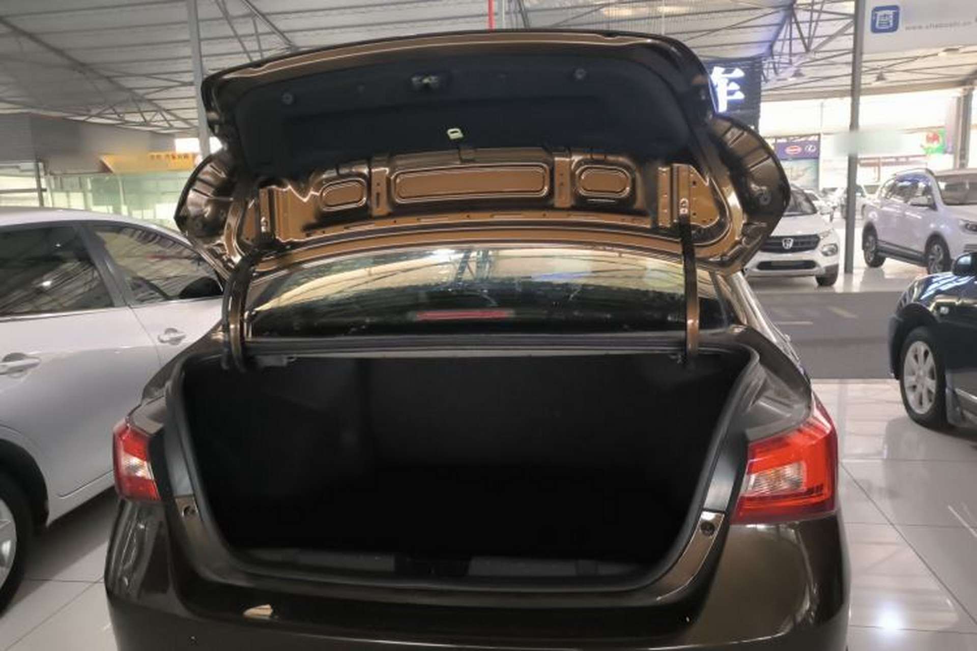 Used Chery Arrizo 5 2016 1.5L CVT Trendsetting Edition Trunk
