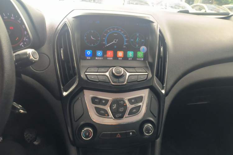 Used Chery Arrizo 5 2016 1.5L CVT Trendsetting Edition Audio And AC Panel
