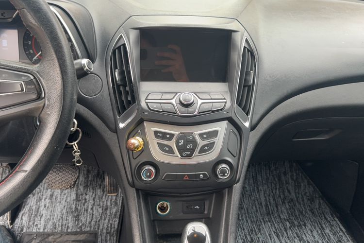 Used Chery Arrizo 5 2016 1.5L CVT Trendsetting Edition Audio And AC Panel