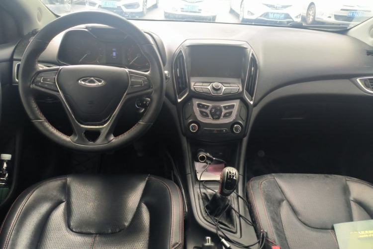 Used Chery Arrizo 5 2016 1.5L CVT Trendsetting Edition Center Console