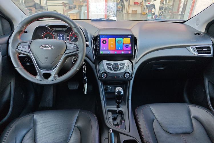 Used Chery Arrizo 5 2016 1.5L CVT Trendsetting Edition Center Console