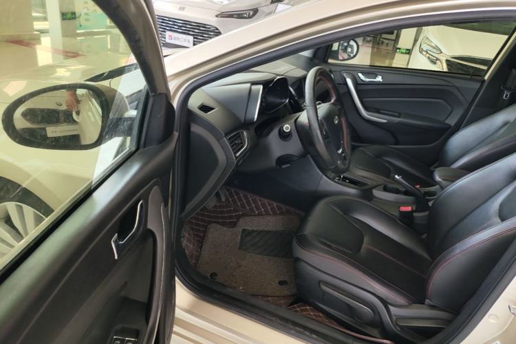 Used Chery Arrizo 5 2016 1.5L CVT Trendsetting Edition Driver Seat