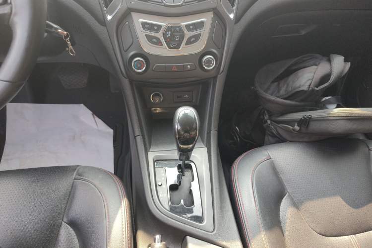 Used Chery Arrizo 5 2016 1.5L CVT Trendsetting Edition Gear Lever