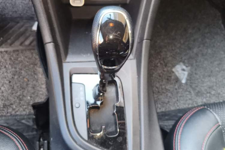 Used Chery Arrizo 5 2016 1.5L CVT Leading Edition Gear Lever