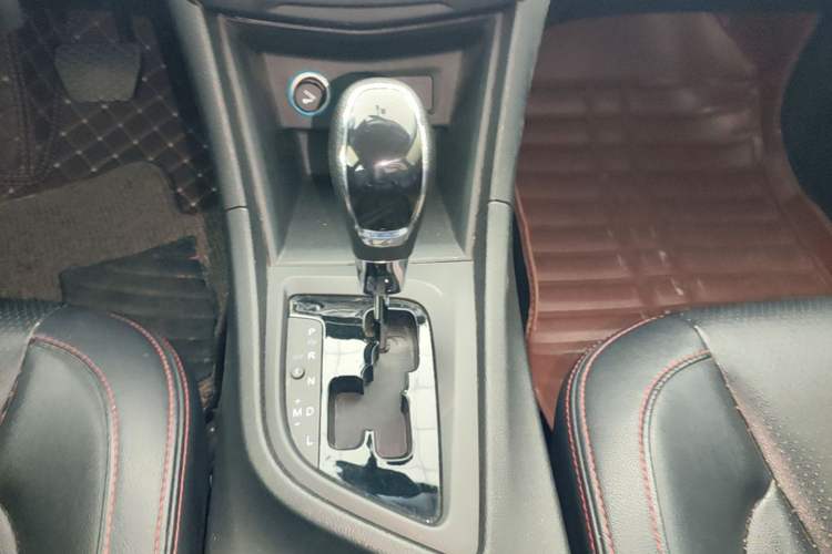 Used Chery Arrizo 5 2016 1.5L CVT Trendsetting Edition Gear Lever