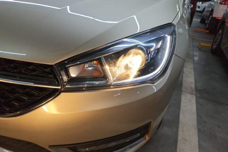 Used Chery Arrizo 5 2016 1.5L CVT Trendsetting Edition Left Front Headlight