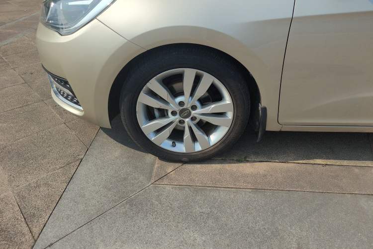 Used Chery Arrizo 5 2016 1.5L CVT Trendsetting Edition Left Front Wheel Hub