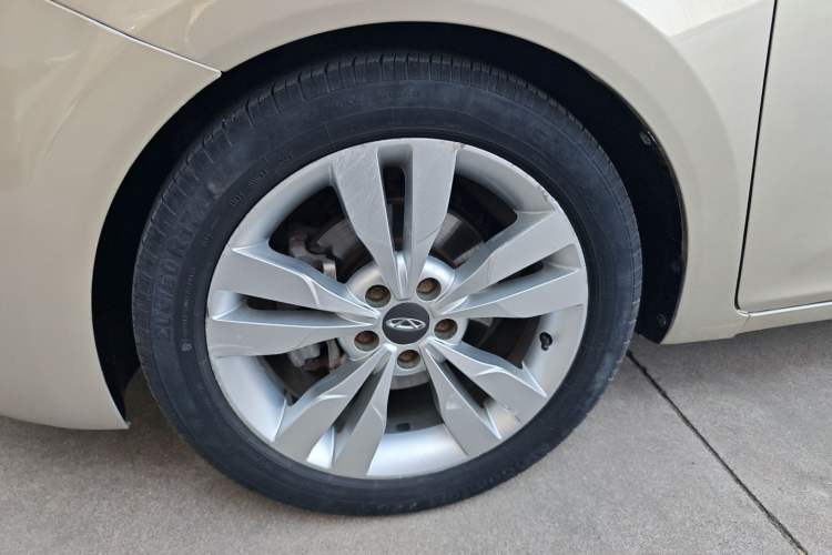 Used Chery Arrizo 5 2016 1.5L CVT Trendsetting Edition Left Front Wheel Hub