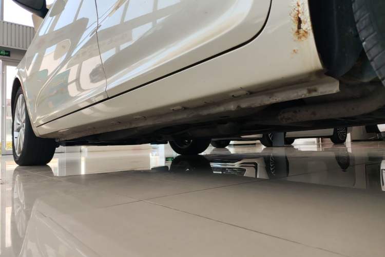Used Chery Arrizo 5 2016 1.5L CVT Trendsetting Edition Left Side Sill