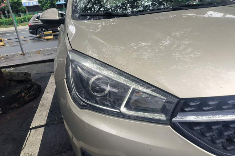 Used Chery Arrizo 5 2016 1.5L CVT Trendsetting Edition Right Front Headlight
