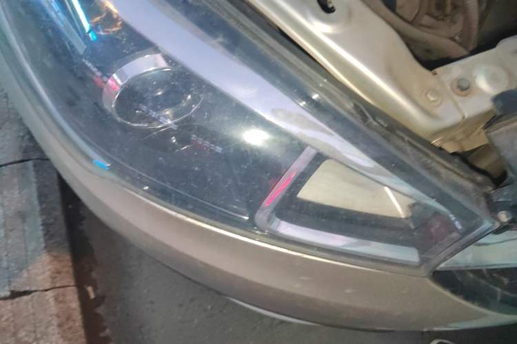 Used Chery Arrizo 5 2016 1.5L CVT Trendsetting Edition Right Front Headlight