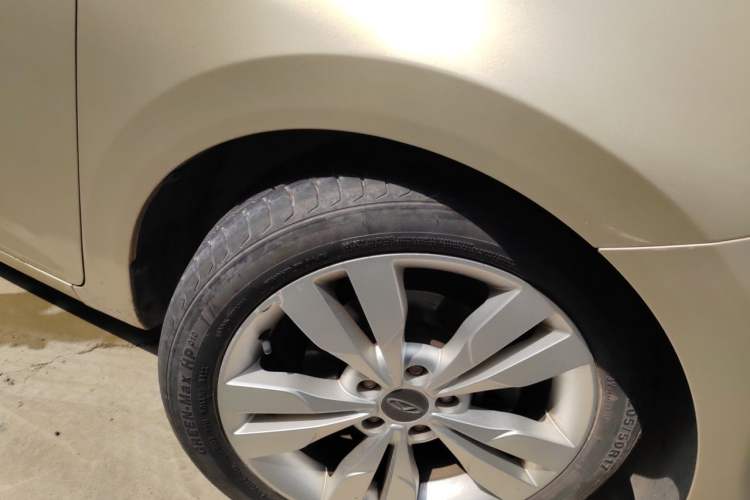 Used Chery Arrizo 5 2016 1.5L CVT Trendsetting Edition Right Front Wheel Hub