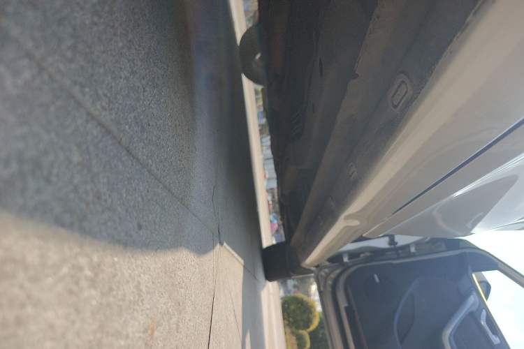 Used Chery Arrizo 5 2016 1.5L CVT Trendsetting Edition Right Side Sill