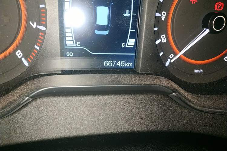 Used Chery Arrizo 5 2016 1.5L Manual Lingzhen Edition Odometer Close Up