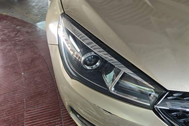 Used Chery Arrizo 5 2016 1.5L CVT Trendsetting Edition Right Front Headlight