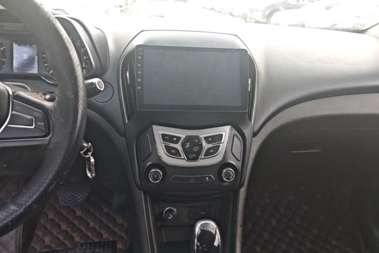 Used Chery Arrizo 5 2016 1.5L CVT Trendsetting Edition Audio And AC Panel