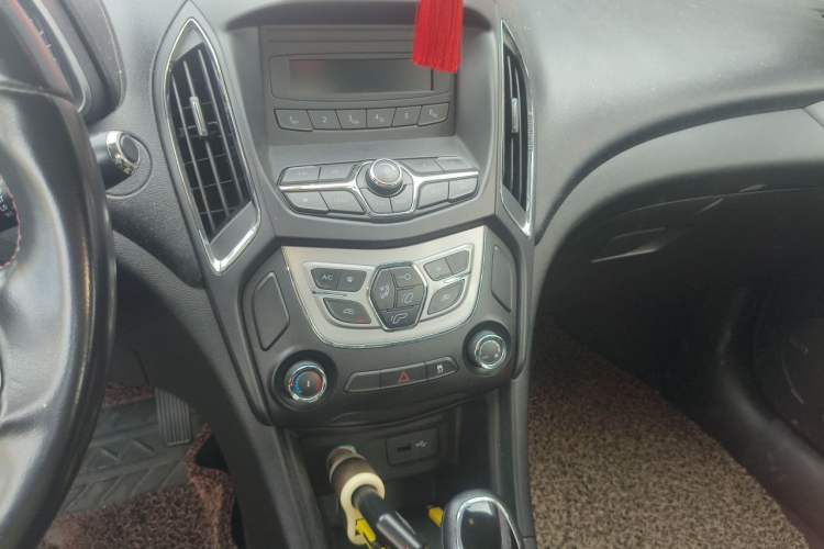 Used Chery Arrizo 5 2016 1.5L CVT Trendsetting Edition Audio And AC Panel