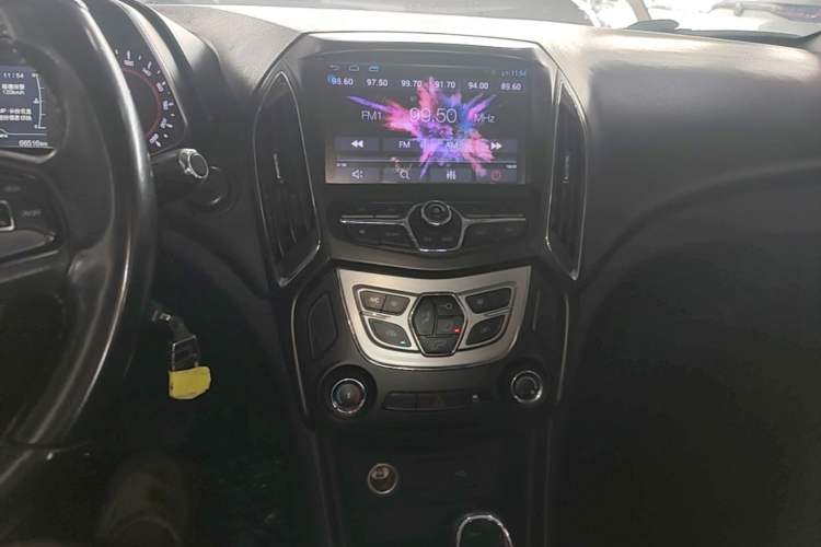 Used Chery Arrizo 5 2016 1.5L CVT Trendsetting Edition Audio And AC Panel