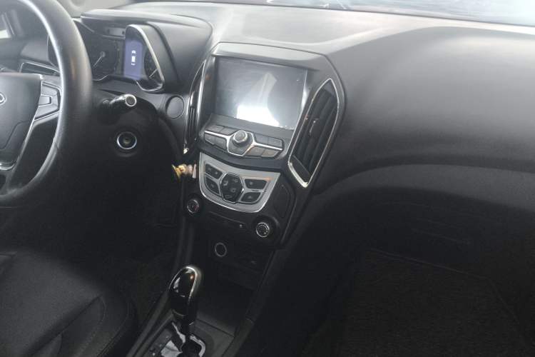 Used Chery Arrizo 5 2016 1.5L CVT Trendsetting Edition Audio And AC Panel