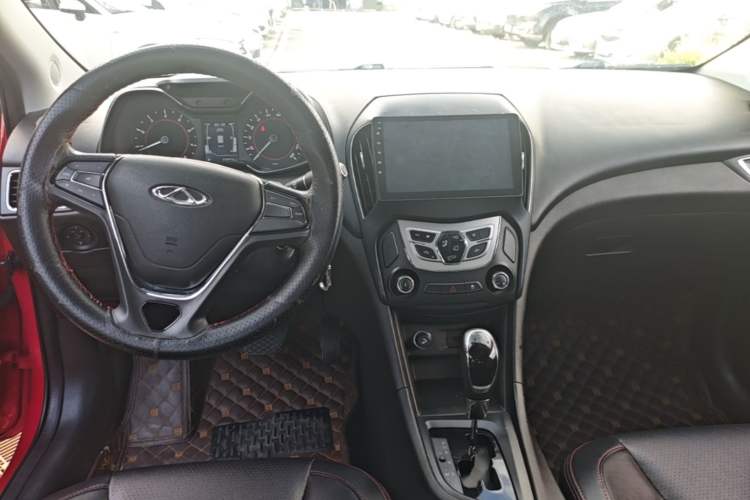 Used Chery Arrizo 5 2016 1.5L CVT Trendsetting Edition Center Console