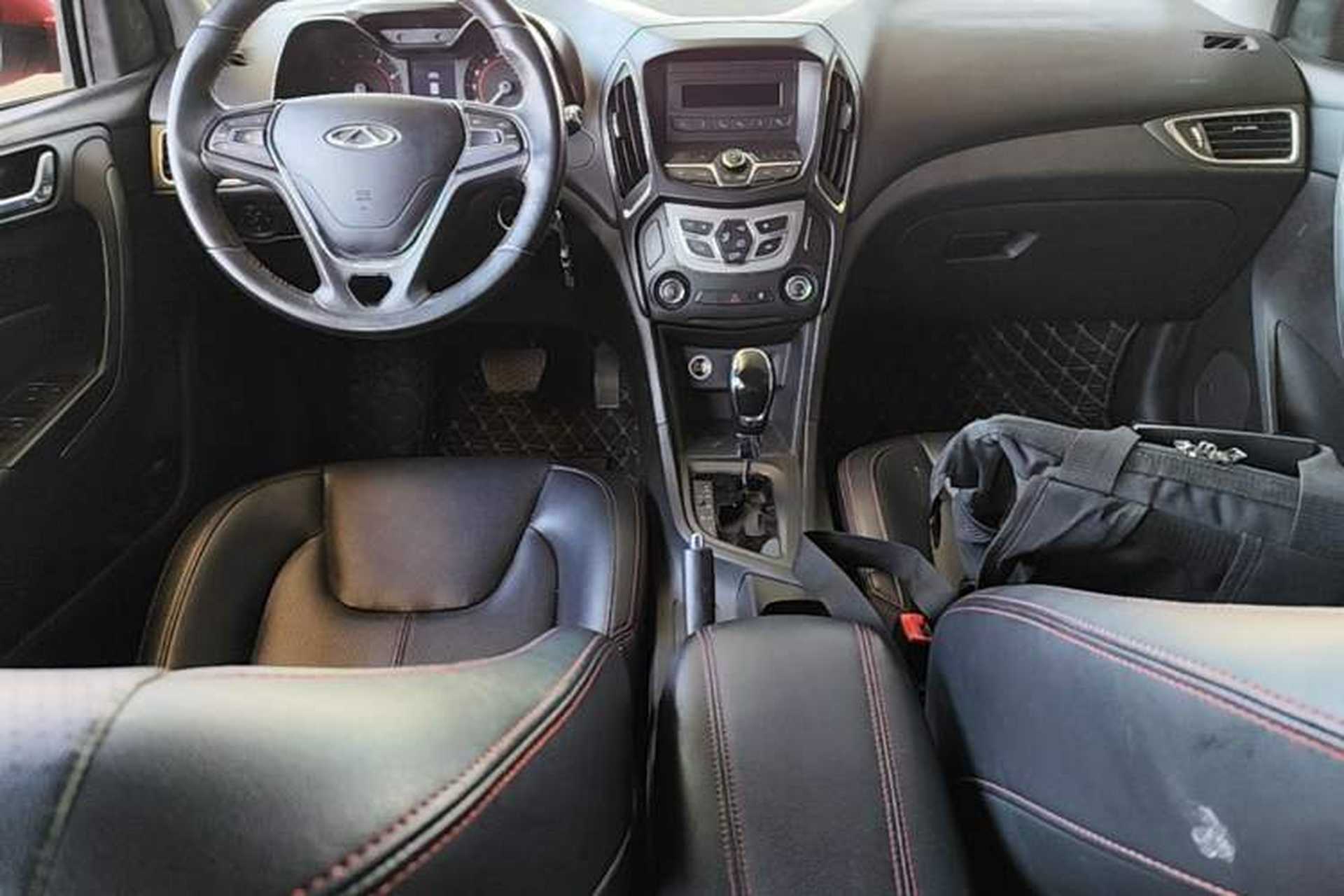 Used Chery Arrizo 5 2016 1.5L CVT Trendsetting Edition Center Console
