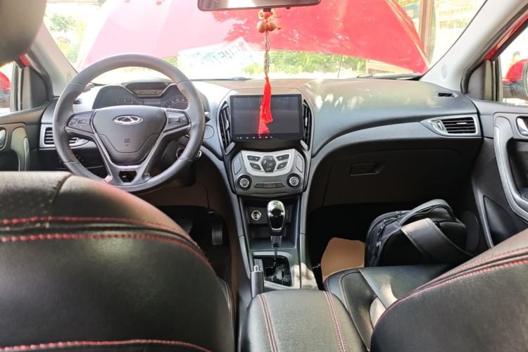 Used Chery Arrizo 5 2016 1.5L CVT Trendsetting Edition Center Console