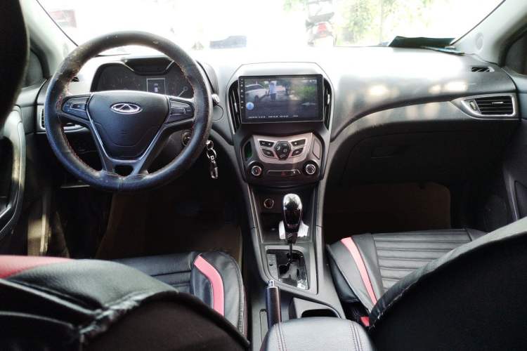 Used Chery Arrizo 5 2016 1.5L CVT Trendsetting Edition Center Console