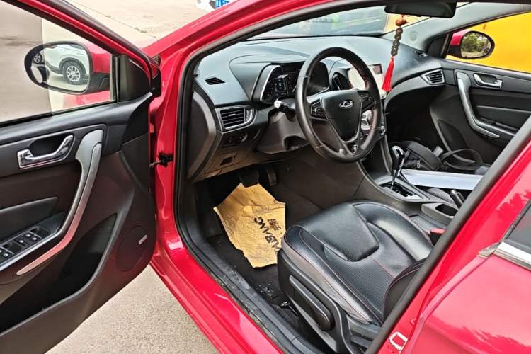 Used Chery Arrizo 5 2016 1.5L CVT Trendsetting Edition Driver Seat