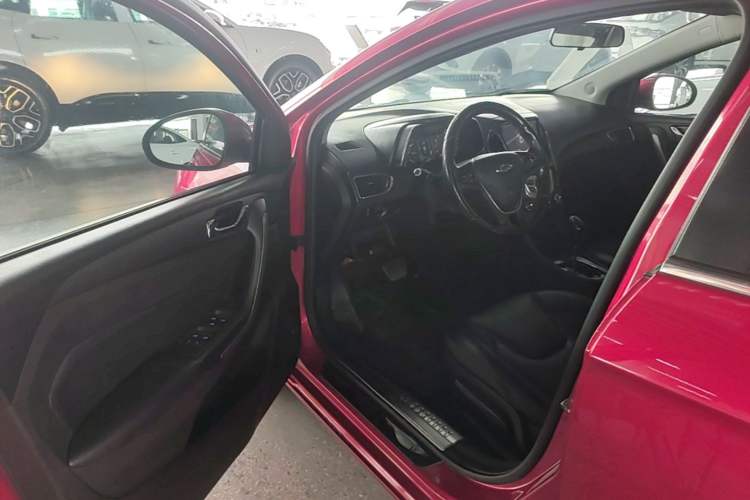 Used Chery Arrizo 5 2016 1.5L CVT Trendsetting Edition Driver Seat