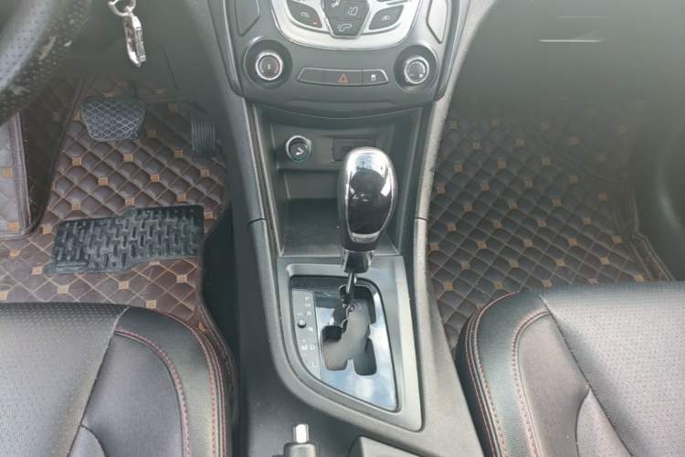 Used Chery Arrizo 5 2016 1.5L CVT Trendsetting Edition Gear Lever
