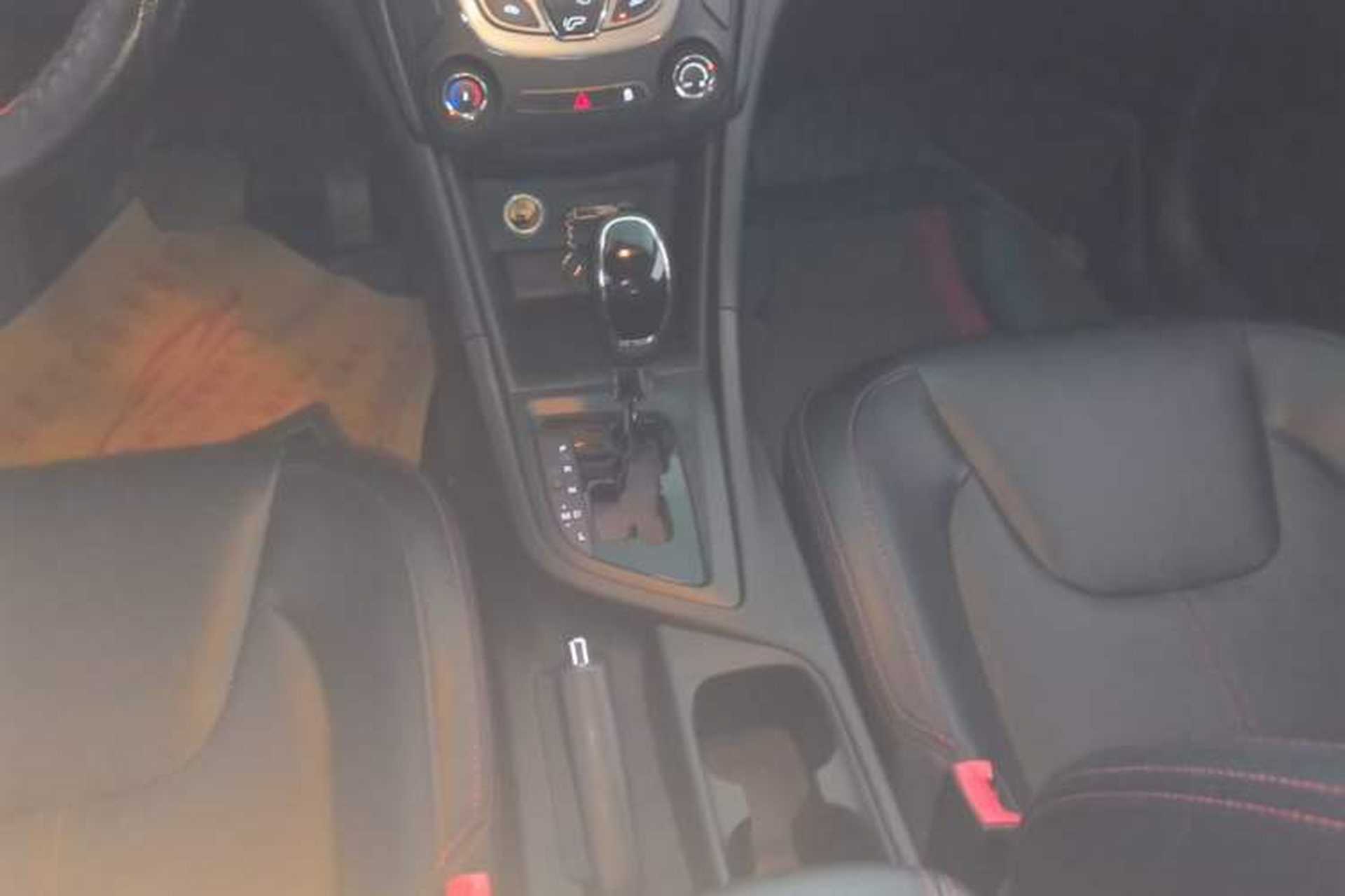 Used Chery Arrizo 5 2016 1.5L CVT Trendsetting Edition Gear Lever