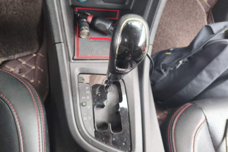 Used Chery Arrizo 5 2016 1.5L CVT Lingrui Edition Gear Lever