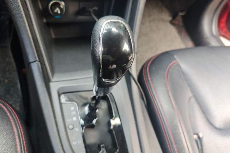 Used Chery Arrizo 5 2016 1.5L CVT Lingrui Edition Gear Lever