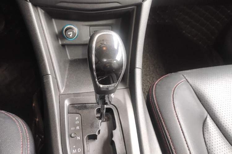 Used Chery Arrizo 5 2016 1.5L CVT Trendsetting Edition Gear Lever