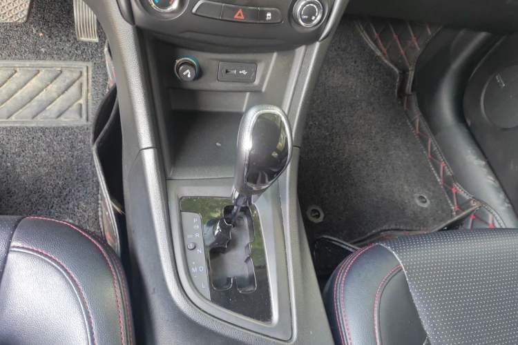 Used Chery Arrizo 5 2016 1.5L CVT Lingrui Edition Gear Lever