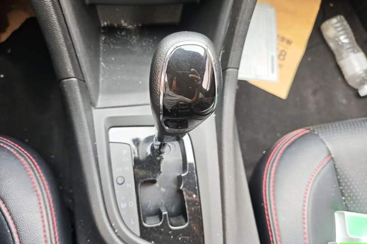 Used Chery Arrizo 5 2016 1.5L CVT Trendsetting Edition Gear Lever