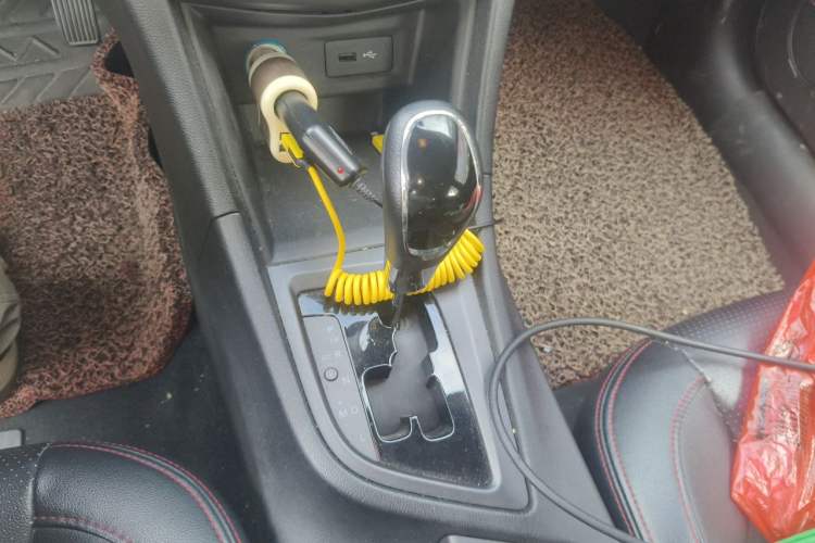 Used Chery Arrizo 5 2016 1.5L CVT Trendsetting Edition Gear Lever