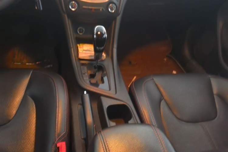 Used Chery Arrizo 5 2016 1.5L CVT Lingrui Edition Gear Lever