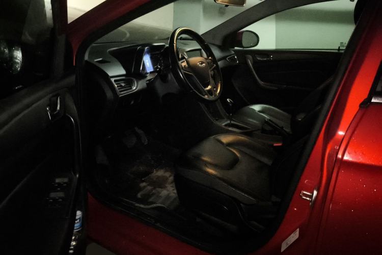 Used Chery Arrizo 5 2016 1.5L CVT Luxury Edition Interior 3