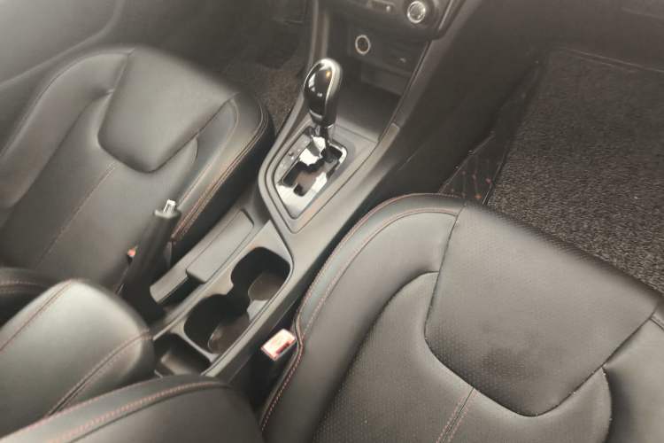 Used Chery Arrizo 5 2016 1.5L CVT Trendsetting Edition Interior 8