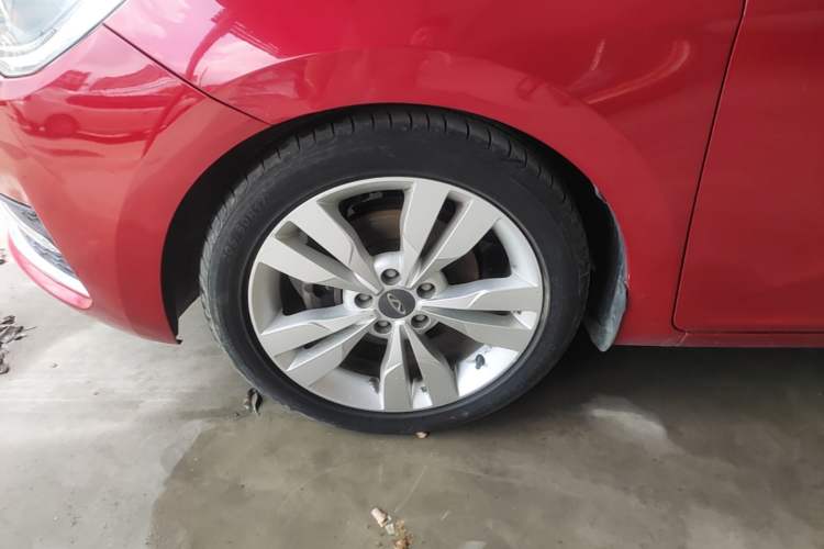 Used Chery Arrizo 5 2016 1.5L CVT Trendsetting Edition Left Front Wheel Hub