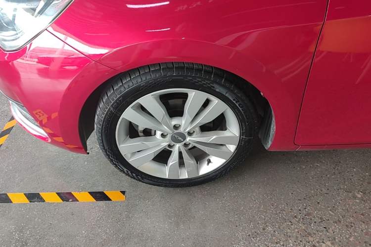 Used Chery Arrizo 5 2016 1.5L CVT Trendsetting Edition Left Front Wheel Hub