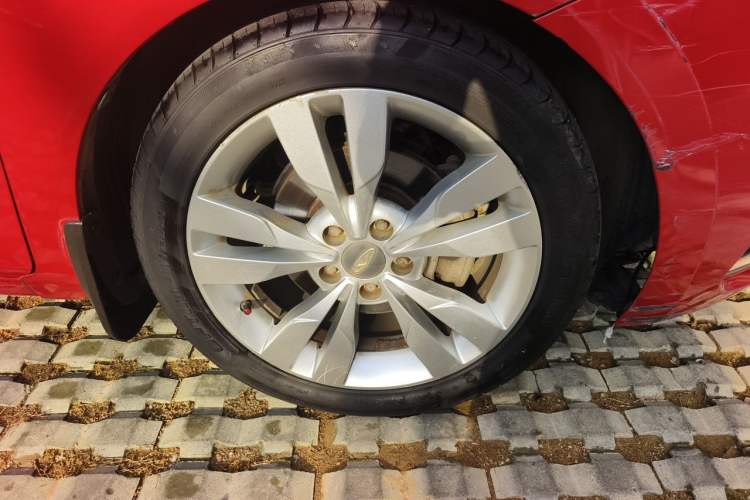 Used Chery Arrizo 5 2016 1.5L CVT Trendsetting Edition Right Front Wheel Hub