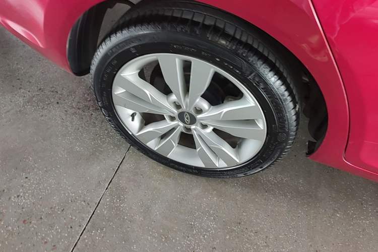 Used Chery Arrizo 5 2016 1.5L CVT Trendsetting Edition Right Rear Wheel Hub